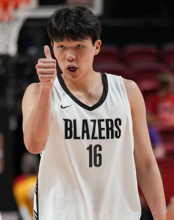 NBA夏联:韦尔斯23+7灰熊逆转开发者